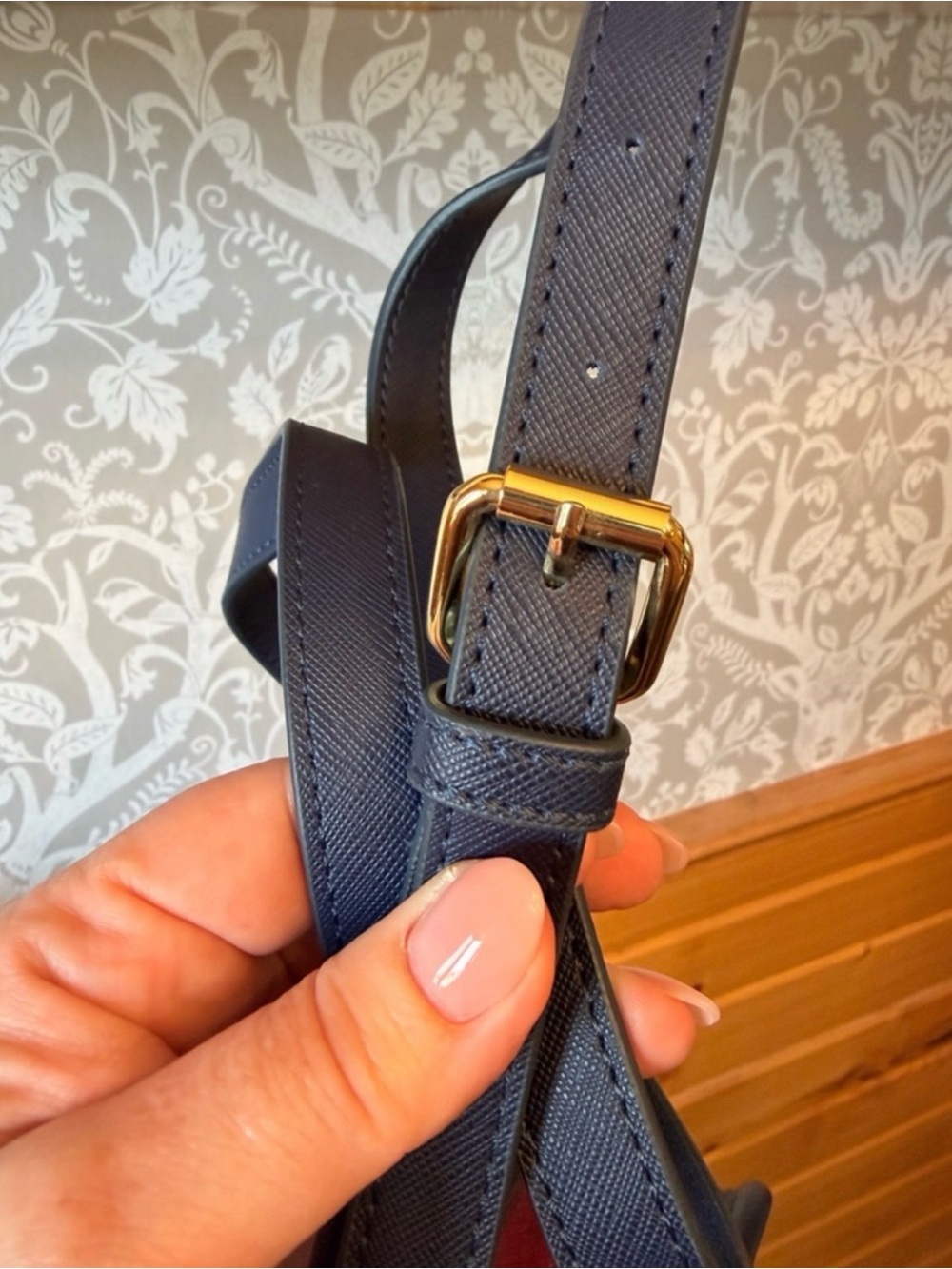 Tommy Hilfiger Signature Stripe Crossbody Bag - Picture 15 of 15